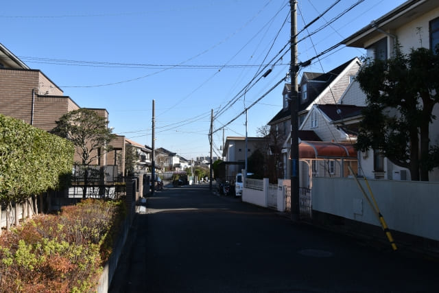 家を建てるための建築制限：接道義務と用途地域の確認